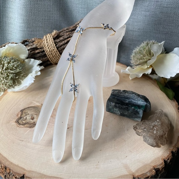 Fabulous Gold & Crystal Floral Slave Bracelet - Picture 2 of 11